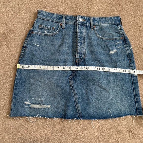 Old Navy Higher High-Waisted Button-Fly O.G. Straight Mini Jean Skirt Size 12 - Picture 7 of 11